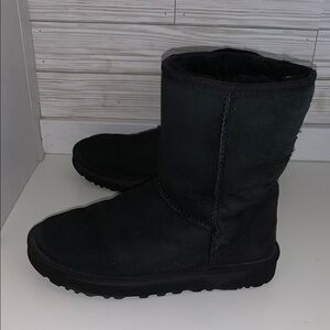 UGG Classic Black Women's Boots MID SIZE 6 Y2K